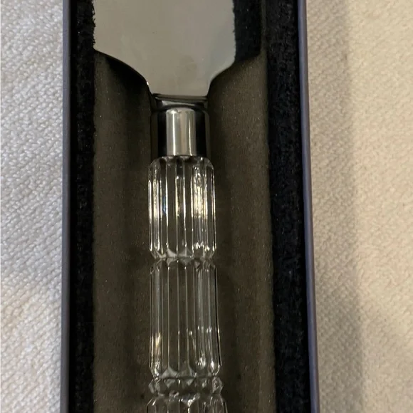 Waterford Crystal Silver Cake Server Absolutely stunning. - Picture 2 of 5
